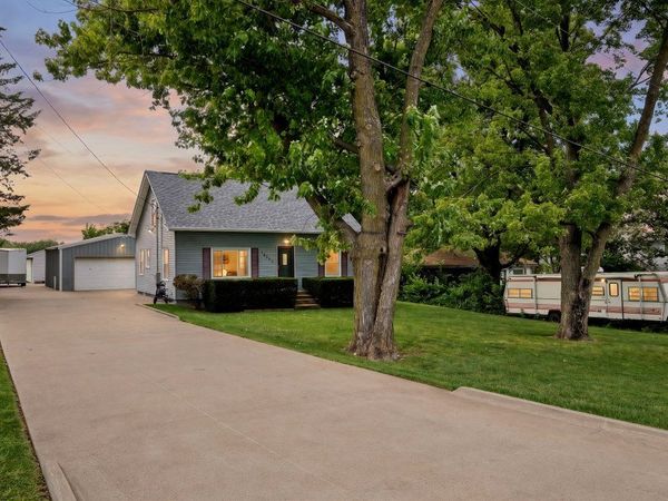 14458 115th Avenue , Davenport, IA 52804