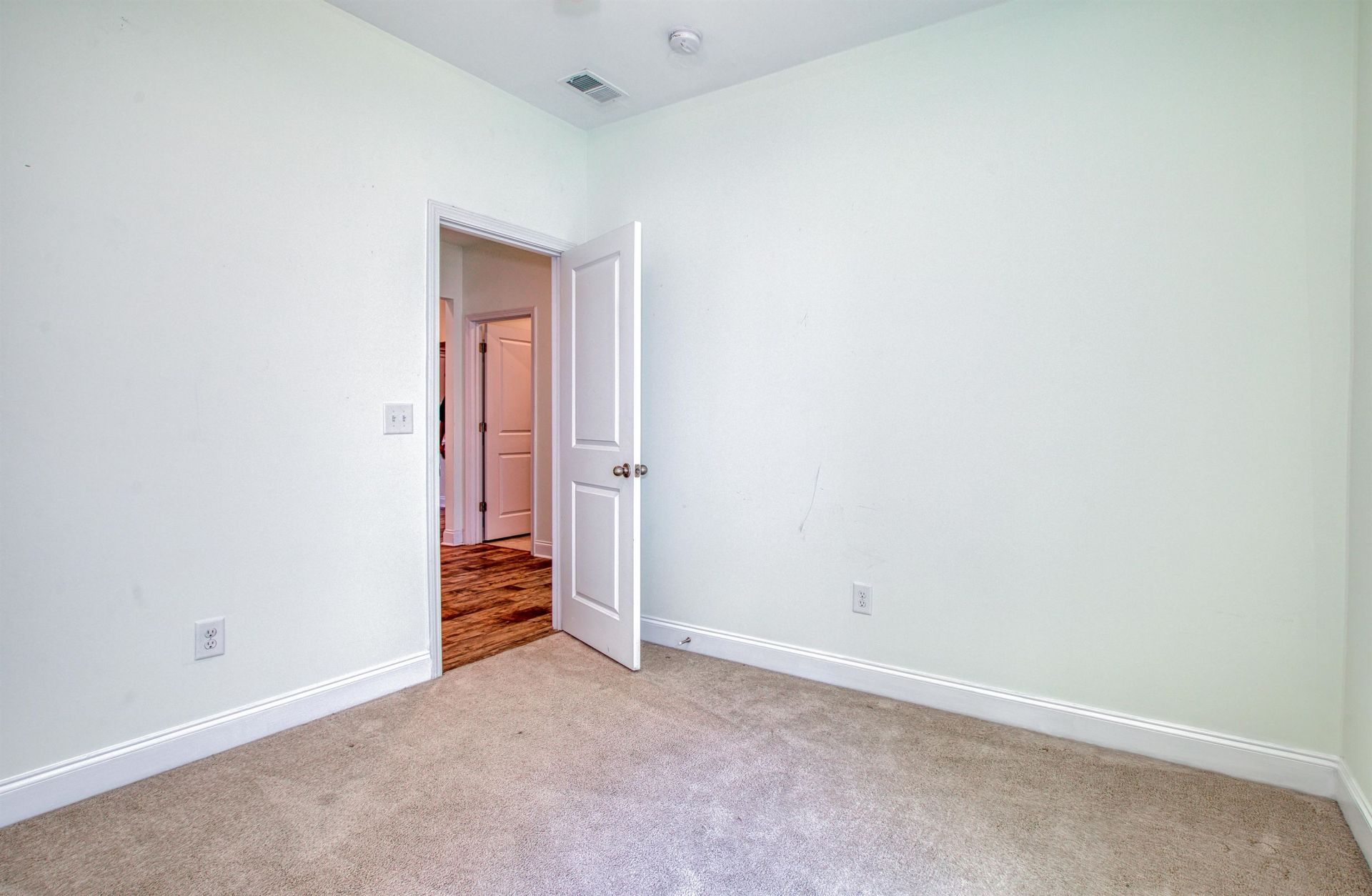 2632 Goldfinch Dr. Photo 22