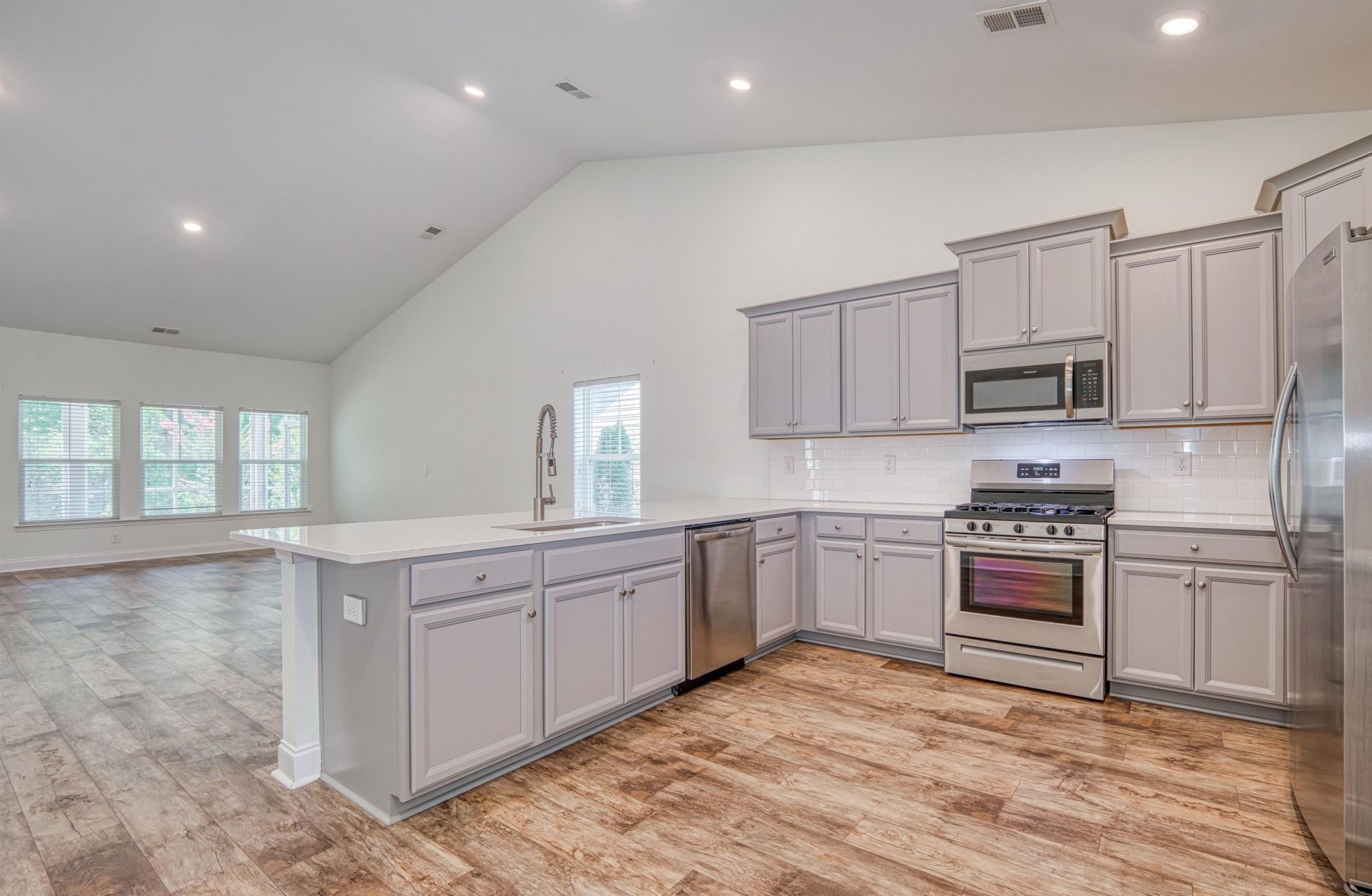 2632 Goldfinch Dr. Photo 9