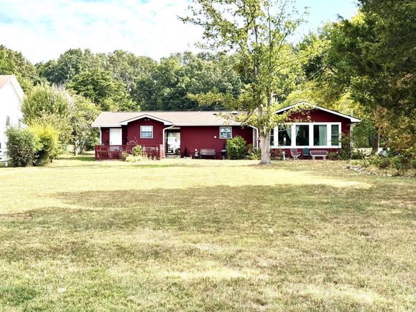 911 S Edgewater Dr., Horseshoe Bend, AR 72512