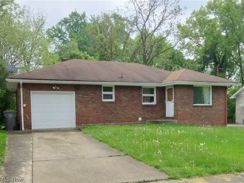 323 Marmion Avenue , Youngstown, OH 44507 Photo 1