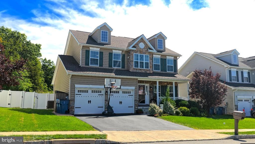 2205 SUNNYVALE, PENNSBURG, PA 18073