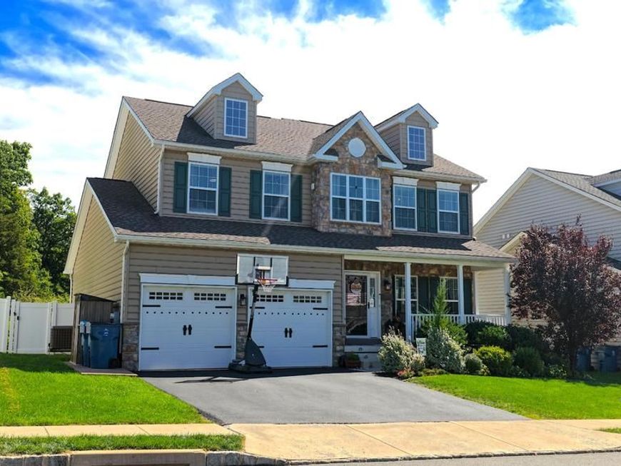 2205 Sunnyvale, Pennsburg, PA 18073 Main Photo