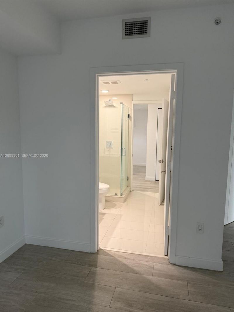 55 SW 9th St, Unit 2401, Miami, FL 33130 Photo