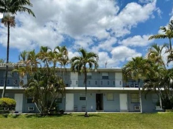 519 SW 27th Ave, Unit 203, Fort Lauderdale, FL 33312
