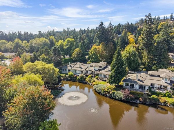 4701 Lochside Dr, Unit #3, Saanich, BC V8Y 3E2