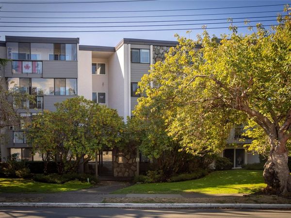 1157 Fairfield Rd, Unit #402, Victoria, BC V8V 3A9