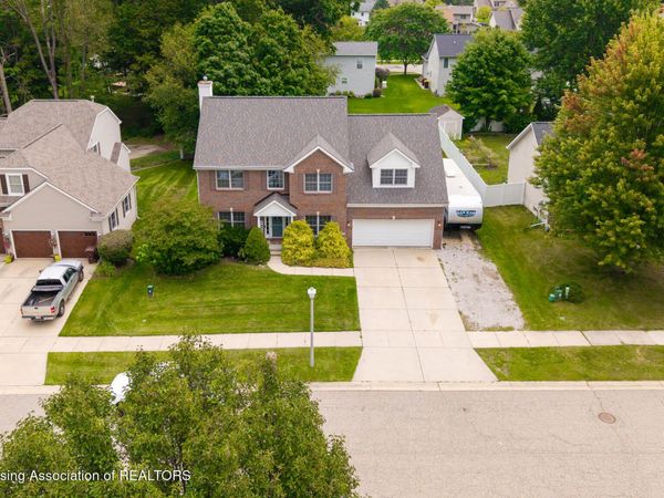 2212 Beechnut Trail, Holt, MI 48842