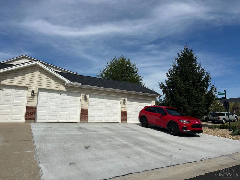 3510 Chestnut Park Lane, Miami Township, OH 45002 Photo 2