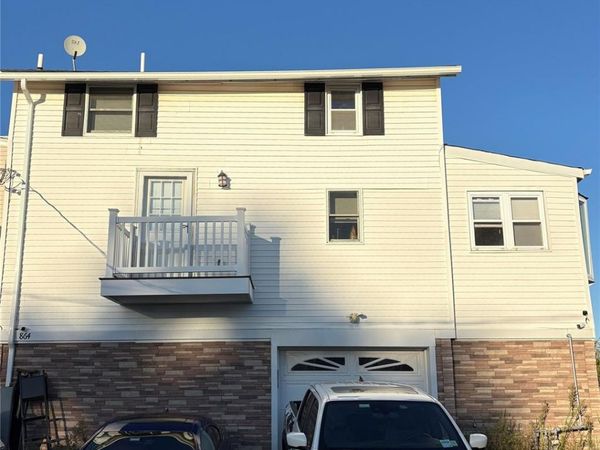 864 Walnut Street, Lindenhurst, NY 11757