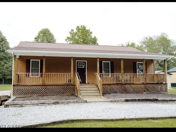 935 Pine Tree Rd, Jamestown, TN 38556