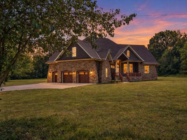 472 Parker Rd , Portland, TN 37148