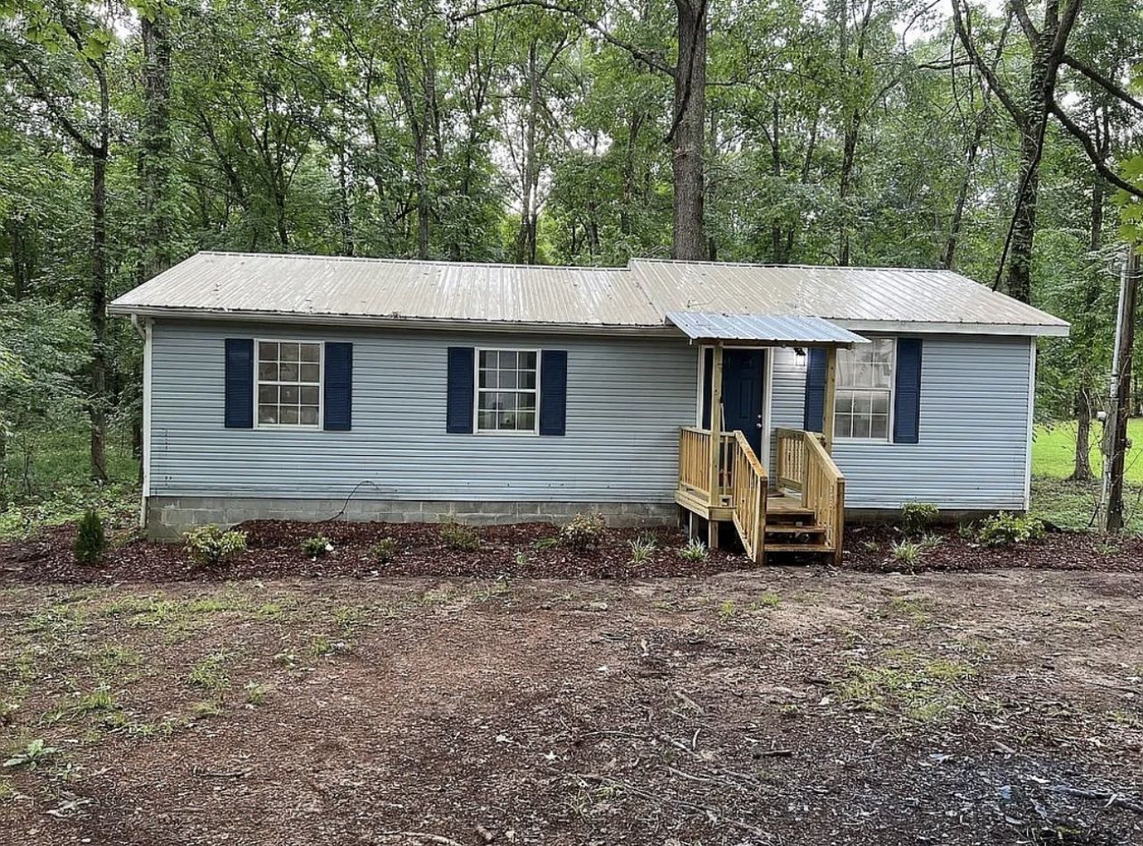 136 Beechview Dr  Clifton, TN 38425