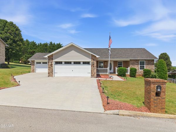 529 Hills Gate Circle, Seymour, TN 37865