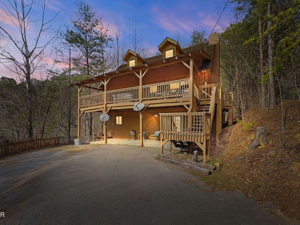 1122 Eagle Pointe Way , Pigeon Forge, TN 37863