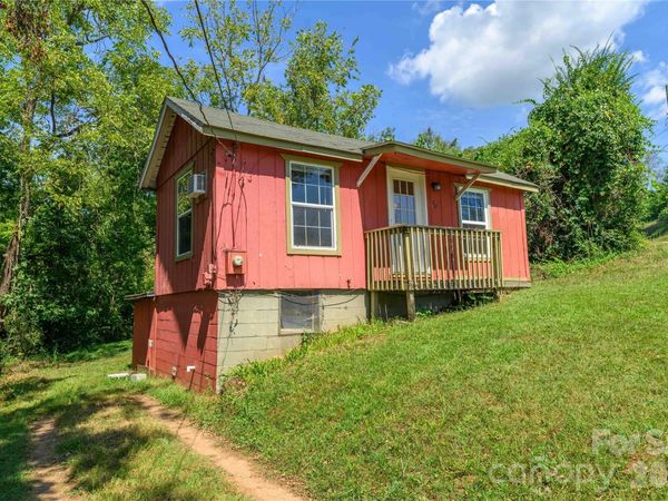 20 View Street, Woodfin, NC 28804