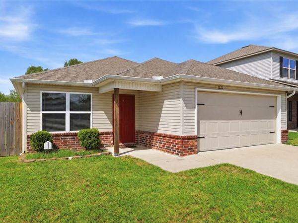 1221 S Ivory Bill Lane, Fayetteville, AR 72701