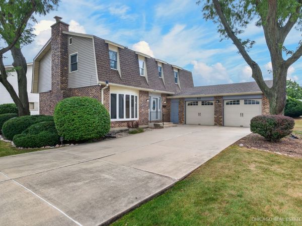 511 Cottonwood Lane, Schaumburg, IL 60193