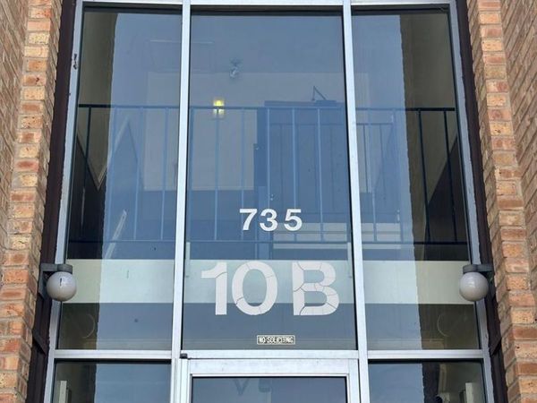 735 Heritage Drive, Unit 10204, Hoffman Estates, IL 60169