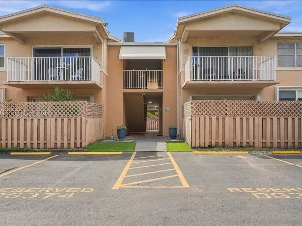 4310 NW 79th Ave, Unit 2B, Doral, FL 33166