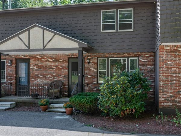 7 Midridge Circle, Londonderry, NH 03053