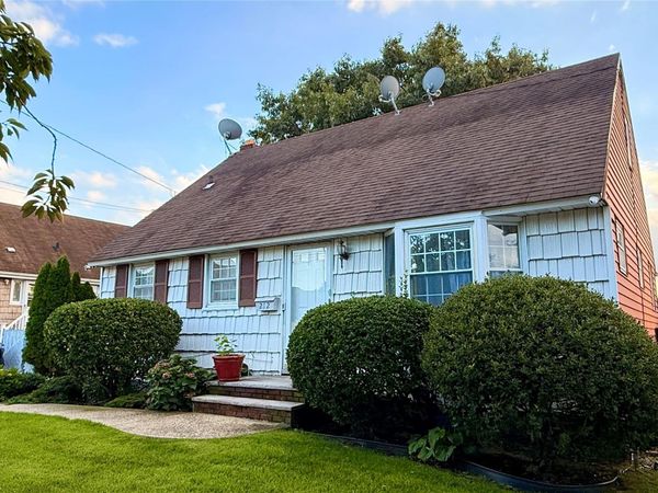 212 Ethel Street , Valley Stream, NY 11580