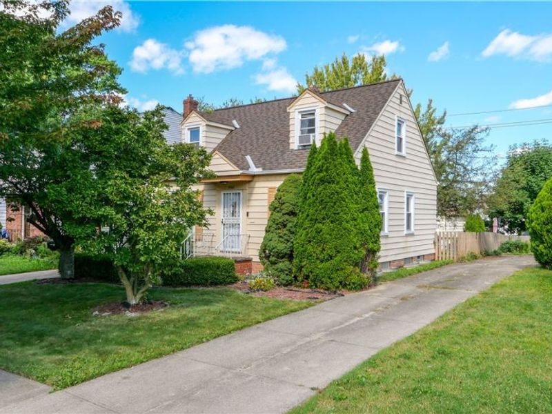 14611 Krems Avenue, Maple Heights, OH 44137 Photo 4