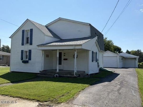 222 Bertha Avenue , Clyde, OH 43410