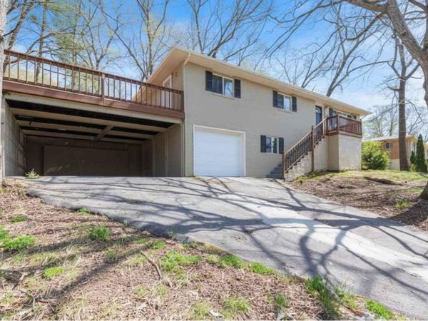 28 Travis Road, Rossville, GA 30741