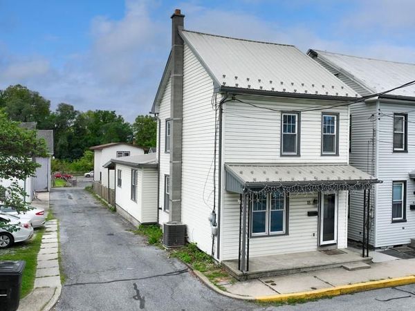18 E MAPLE AVENUE , MYERSTOWN, PA 17067
