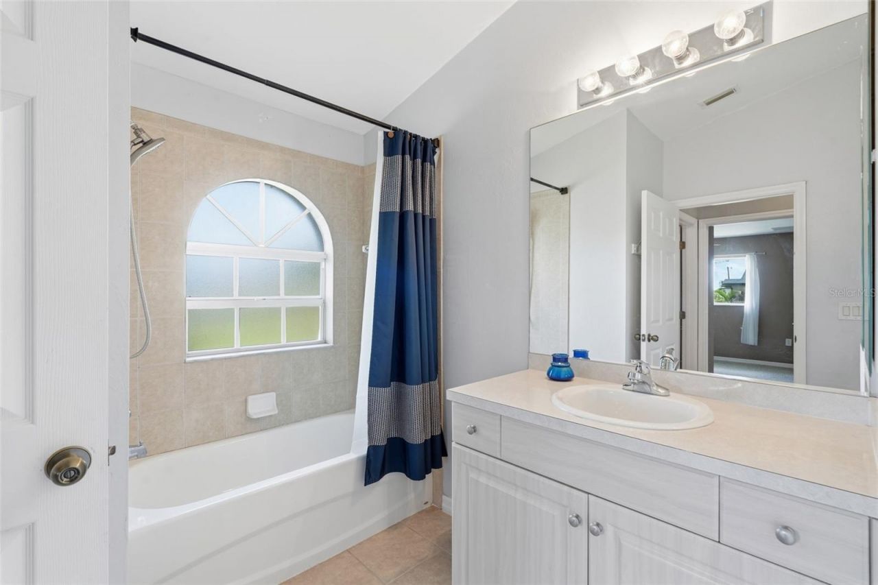 413 NW 17th Place, Cape Coral, FL 33993 Photo