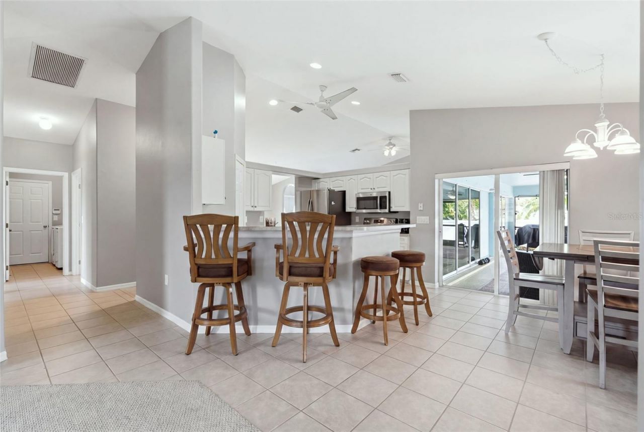 413 NW 17th Place, Cape Coral, FL 33993 Photo