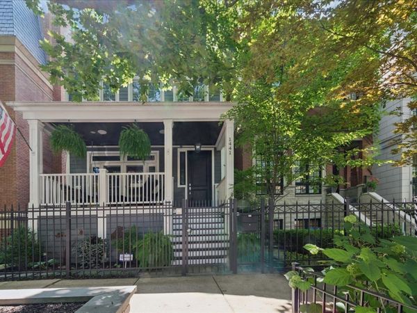 1441 W Wolfram , Unit Garden, Chicago, IL 60657
