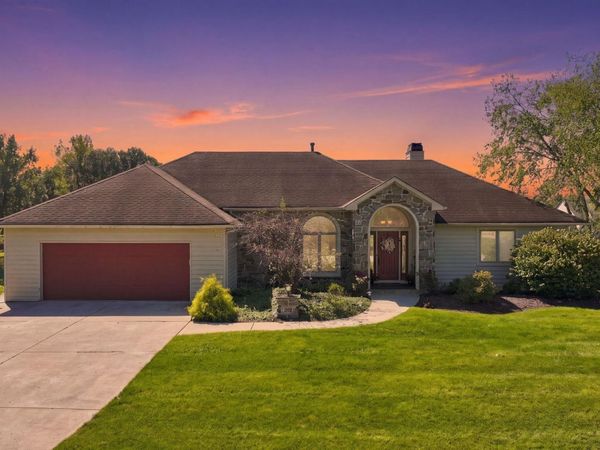 910 Calverton Court, Fort Wayne, IN 46825