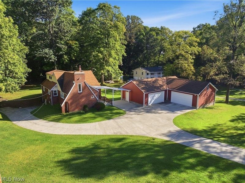 1687 Mount Pleasant Street NE, Canton, OH 44721 Photo 2