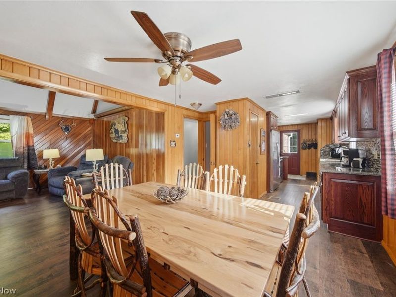 1687 Mount Pleasant Street NE, Canton, OH 44721 Photo 5