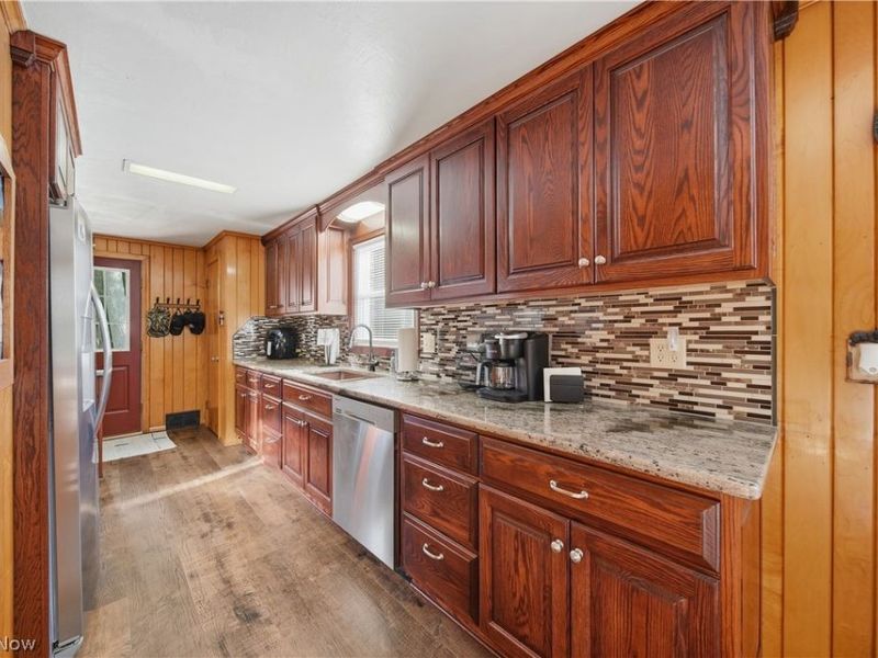 1687 Mount Pleasant Street NE, Canton, OH 44721 Photo 6