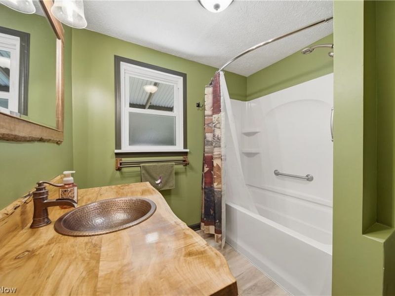 1687 Mount Pleasant Street NE, Canton, OH 44721 Photo 9