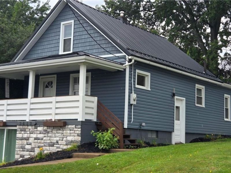 2413 Clearview Avenue NW, Canton, OH 44708 Photo 2