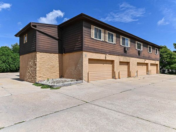 718 W Grange Avenue, Milwaukee, WI 53221