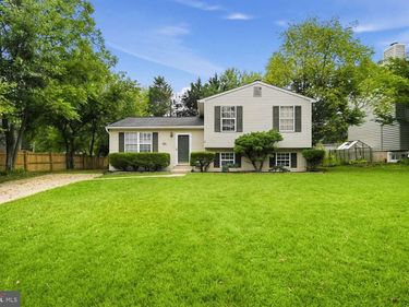 32 S CHURCH STREET, LOVETTSVILLE, VA 20180