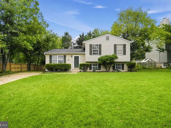 32 S CHURCH STREET , LOVETTSVILLE, VA 20180