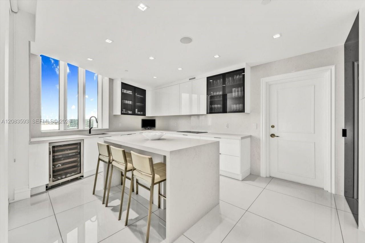 15901 Collins Ave, Unit 1606, Sunny Isles Beach, FL 33160 Photo