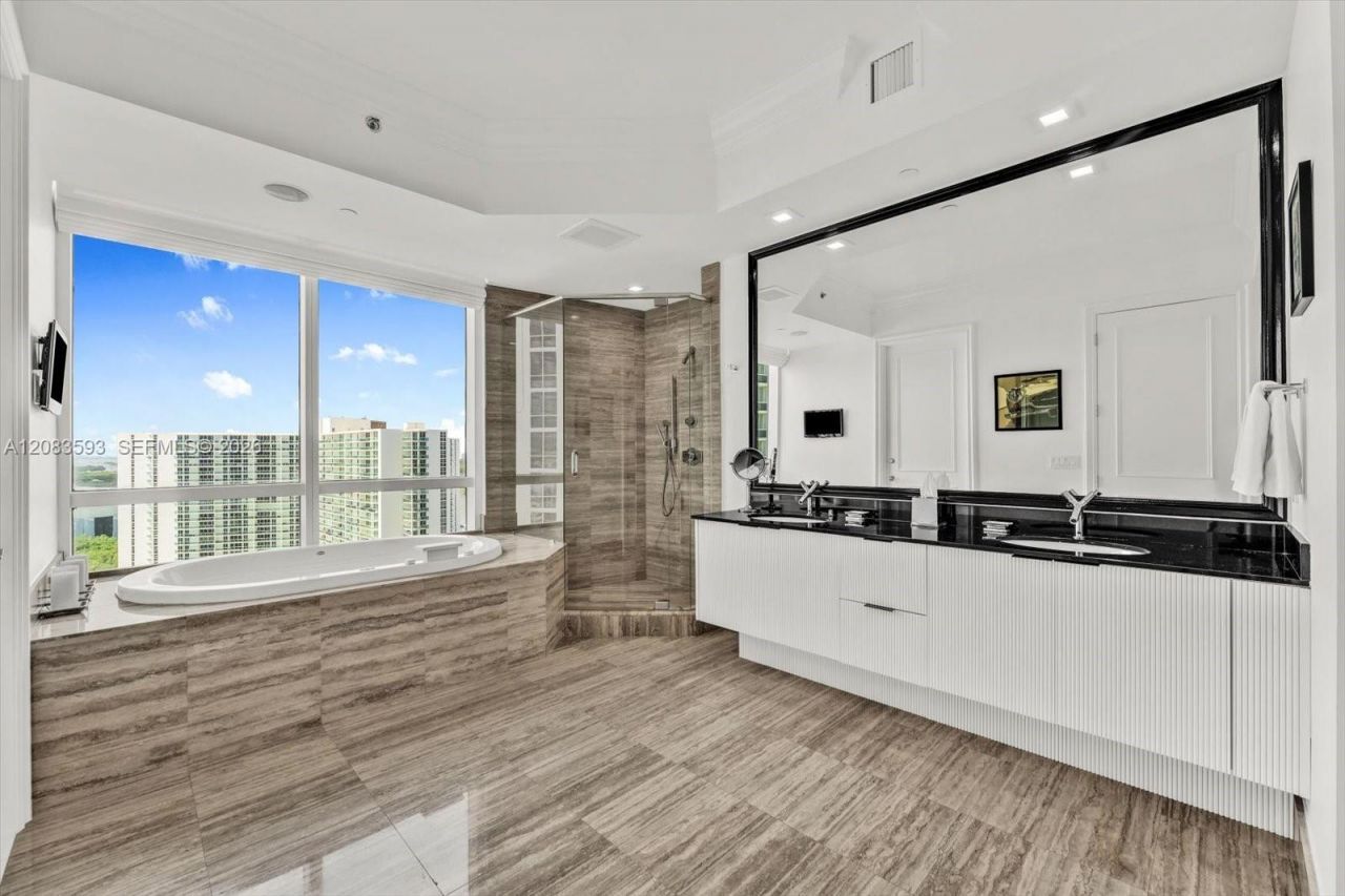 15901 Collins Ave, Unit 1606, Sunny Isles Beach, FL 33160 Photo
