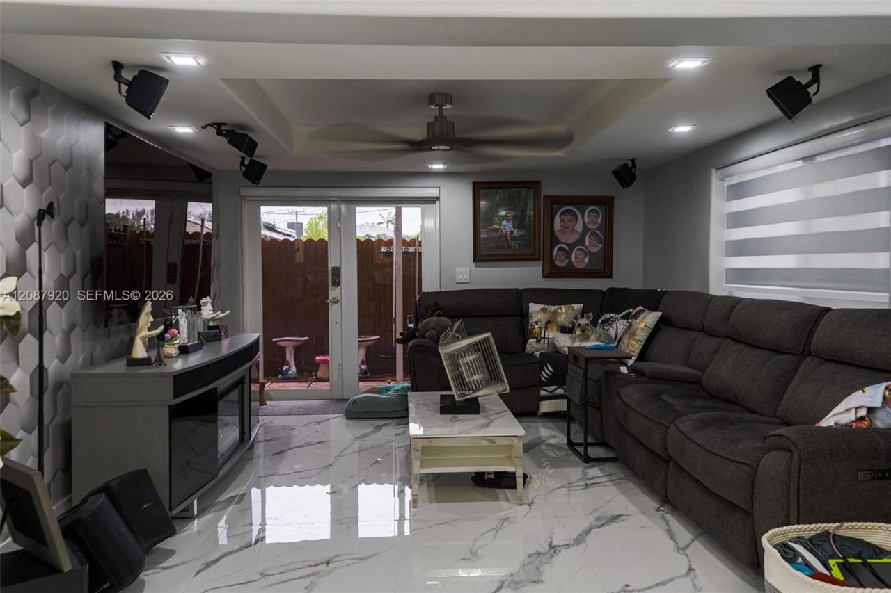 1621 E 6th Ave, Hialeah, FL 33010 Photo