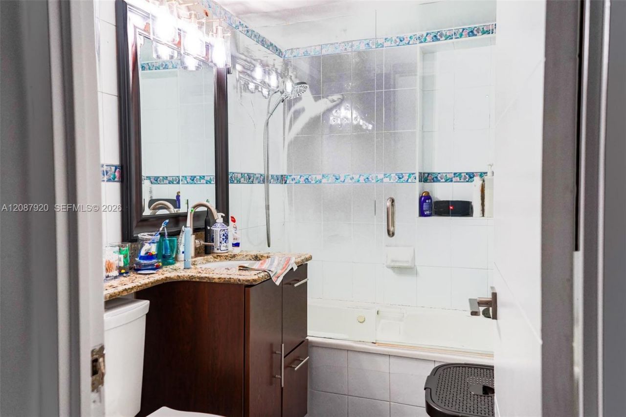 1621 E 6th Ave, Hialeah, FL 33010 Photo