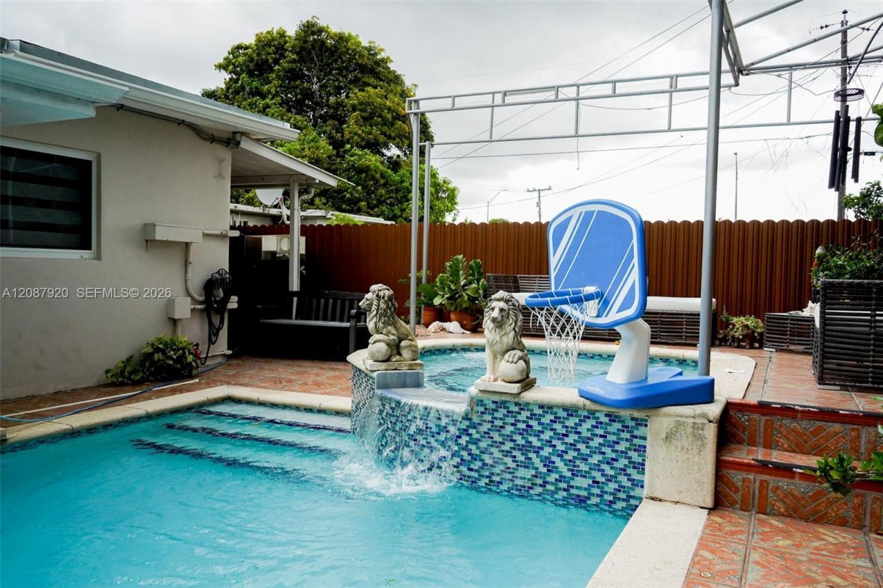 1621 E 6th Ave, Hialeah, FL 33010 Photo