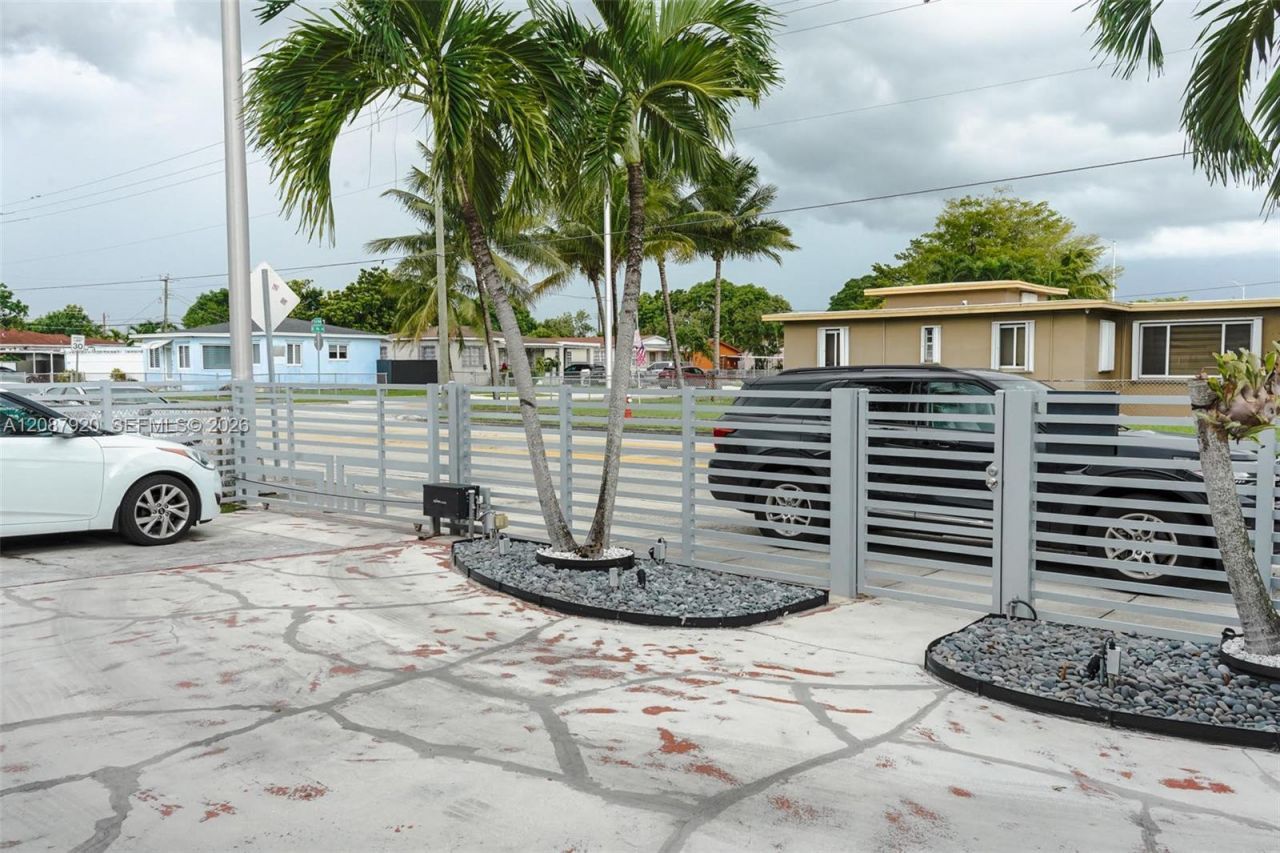 1621 E 6th Ave, Hialeah, FL 33010 Photo