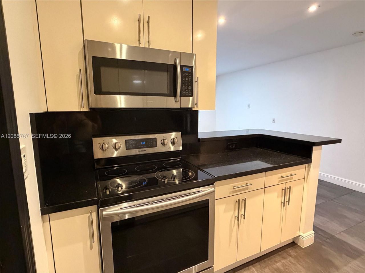 3040 NW 27th St, Unit 3042, Miami, FL 33142 Photo