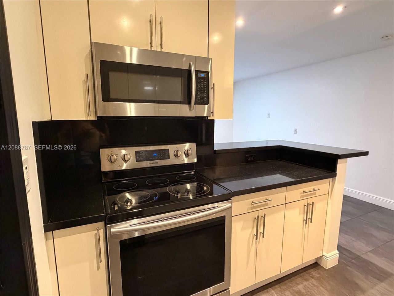 3040 NW 27th St, Unit 3042, Miami, FL 33142 Photo
